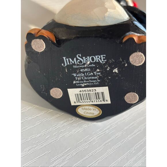 Jim Shore Heartwood Creek Pint-Size Christmas Penguin with Patch Coat Stone Resi - Picture 7 of 7